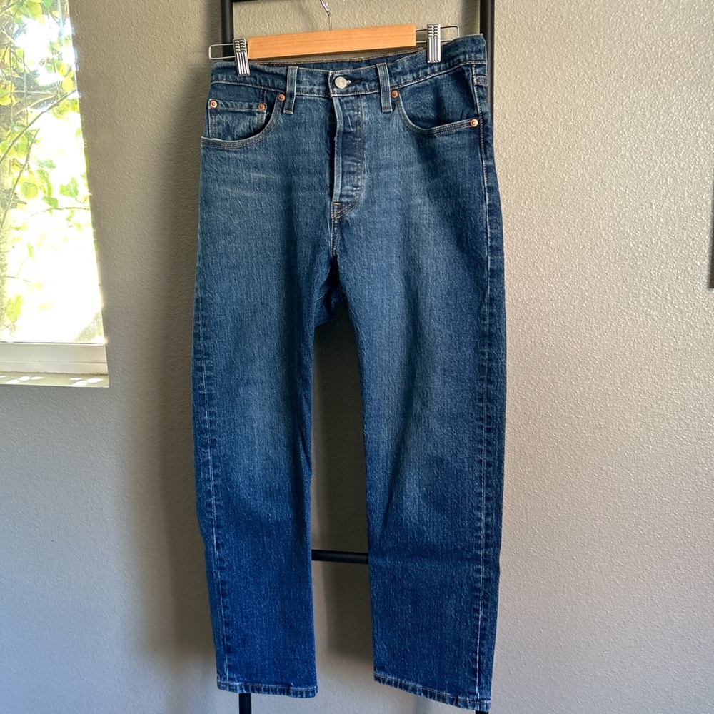 Levi’s 501 crop 26” inseam 99% cotton